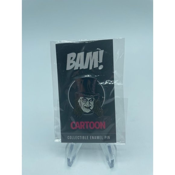 LE Penguin Danny Devito Enamel Pin Bam Box Exclusive Geek Box Batman Returns - Picture 1 of 2
